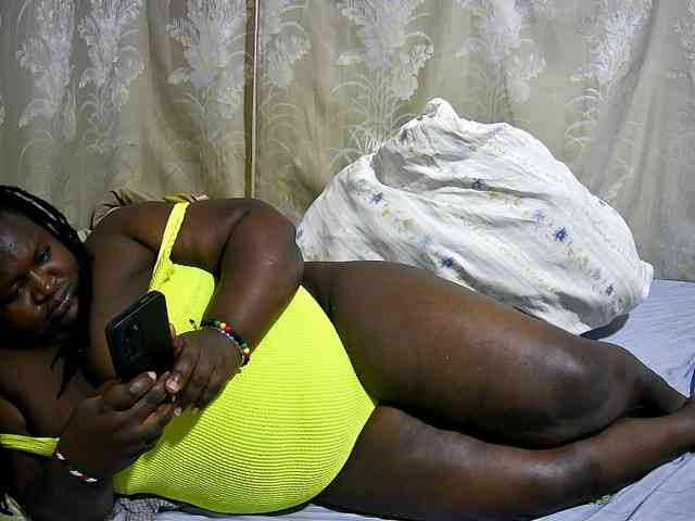 chubby-cherry webcam