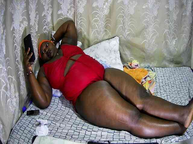 chubby-cherry webcam