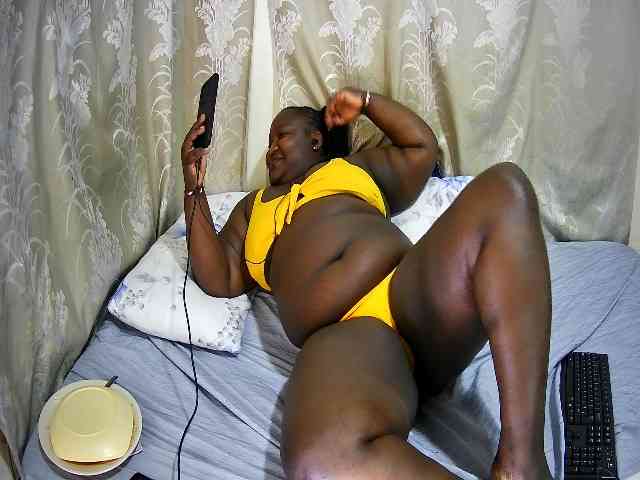 chubby-cherry webcam