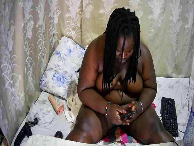 chubby-cherry webcam