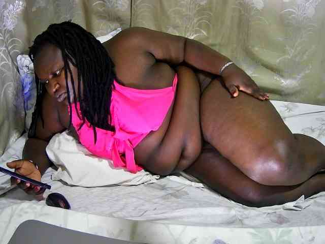 chubby-cherry webcam