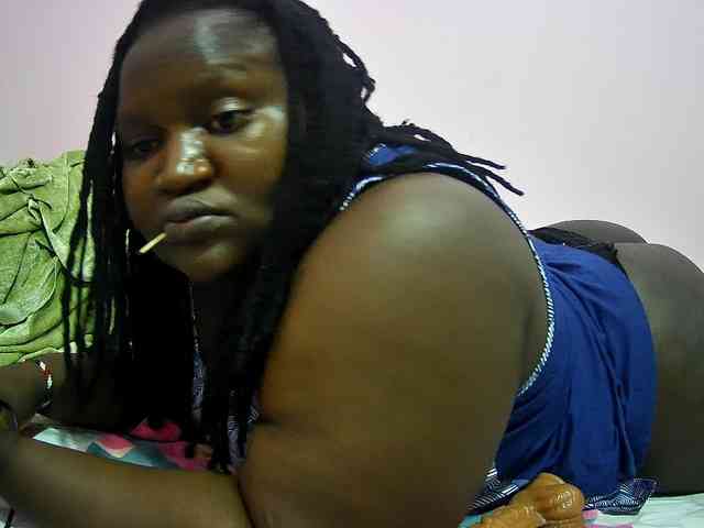 chubby-cherry webcam