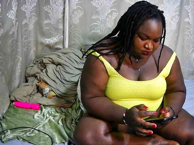 chubby-cherry webcam
