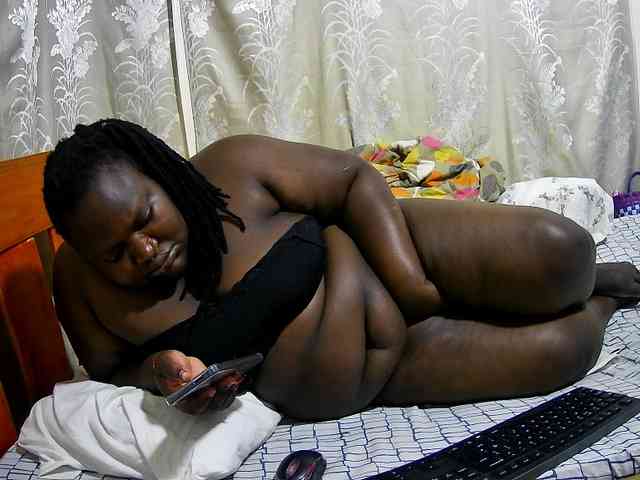 chubby-cherry webcam
