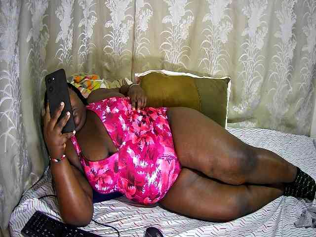 chubby-cherry webcam