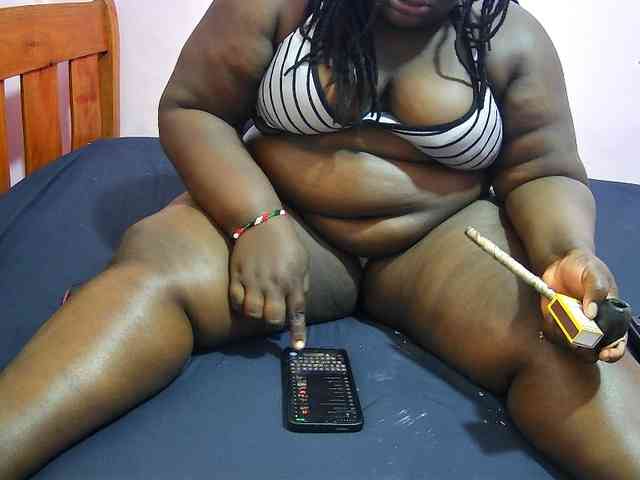 Modella: chubby-cherry