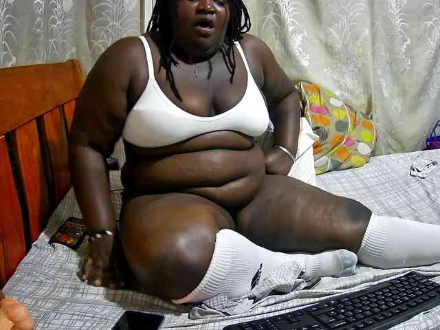 chubby-cherry webcam