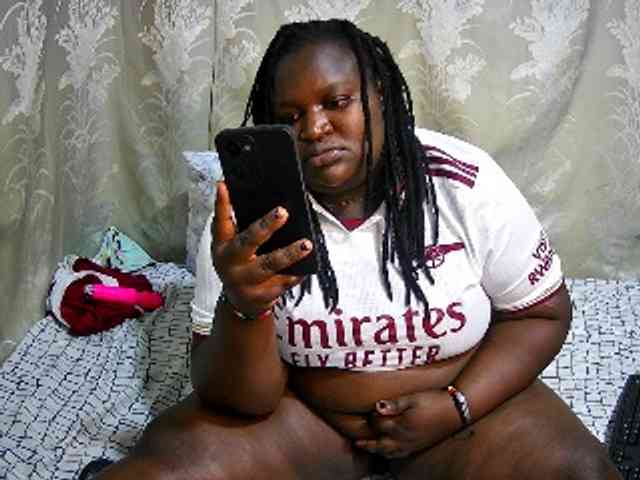 chubby-cherry webcam