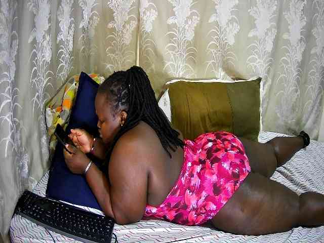 chubby-cherry webcam