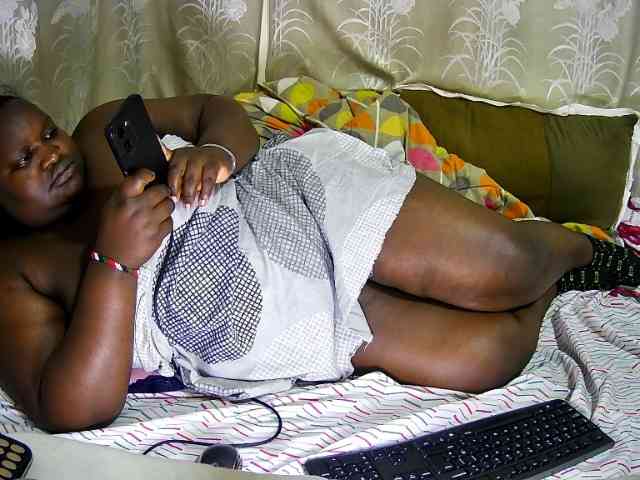 chubby-cherry webcam