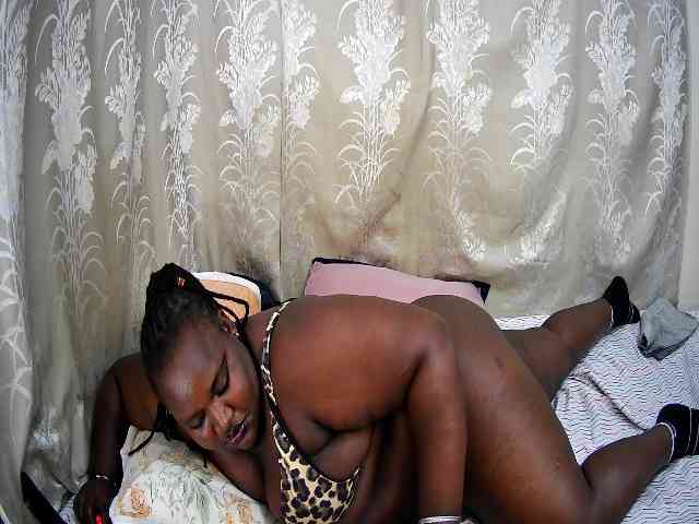 chubby-cherry webcam