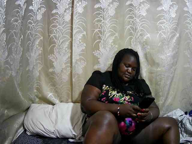 chubby-cherry webcam