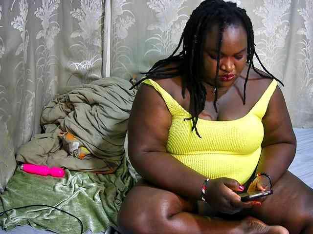 chubby-cherry webcam