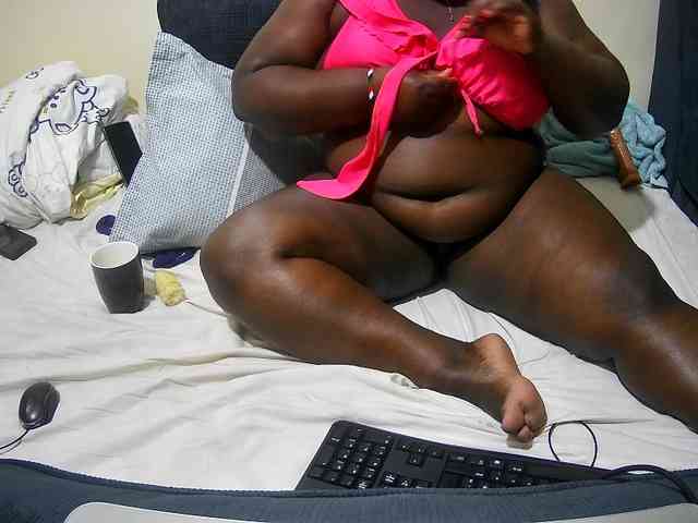 chubby-cherry webcam