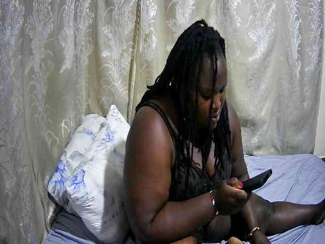 chubby-cherry webcam