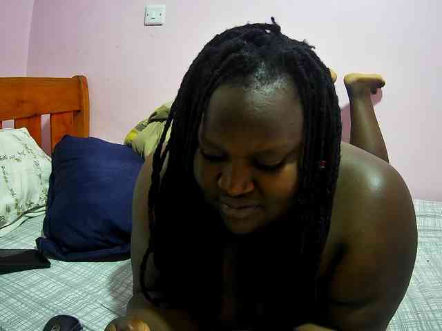 chubby-cherry webcam