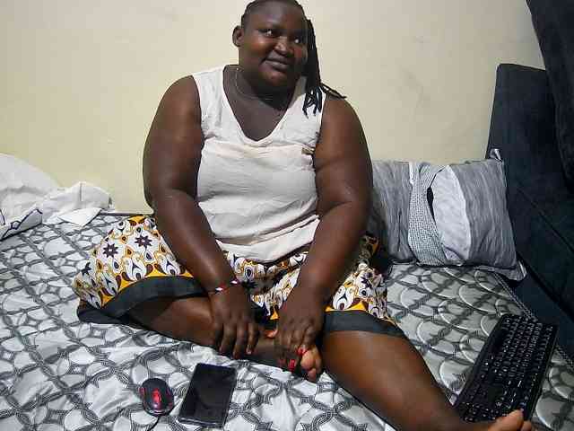 chubby-cherry webcam