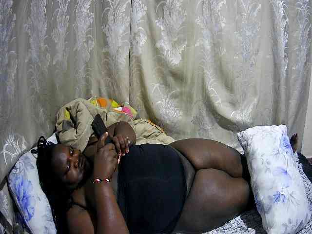 chubby-cherry webcam