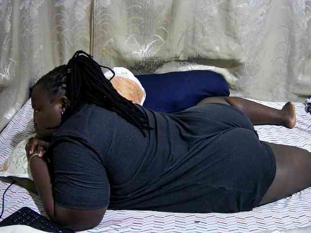 chubby-cherry webcam