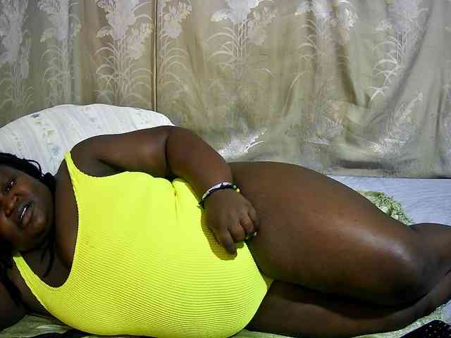 chubby-cherry webcam
