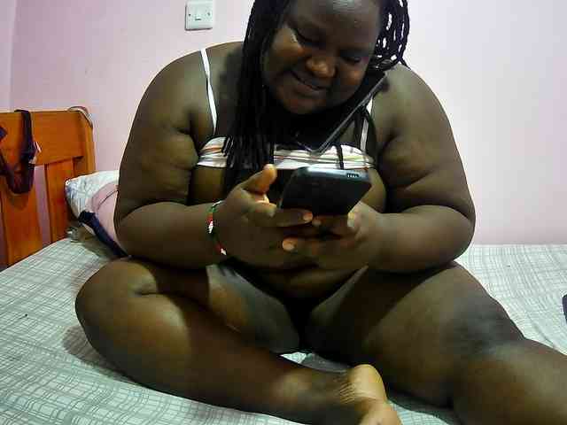 chubby-cherry webcam