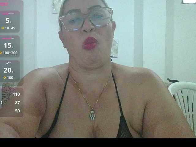 Hotmommyxxx live cam on BongaCams