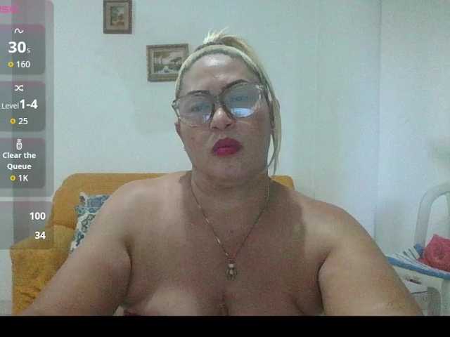 Hotmommyxxx live cam on BongaCams