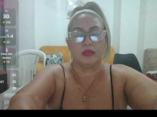 Hotmommyxxx live cam on BongaCams