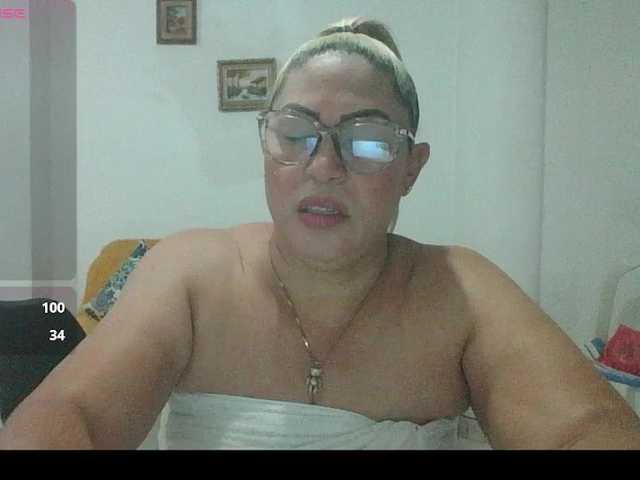 Hotmommyxxx live cam on BongaCams