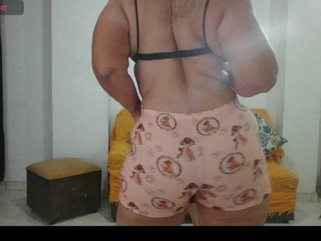 Hotmommyxxx live cam on BongaCams