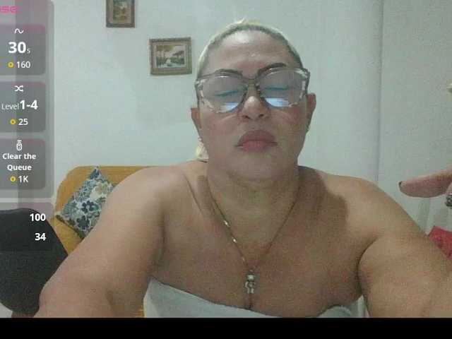 Hotmommyxxx live cam on BongaCams