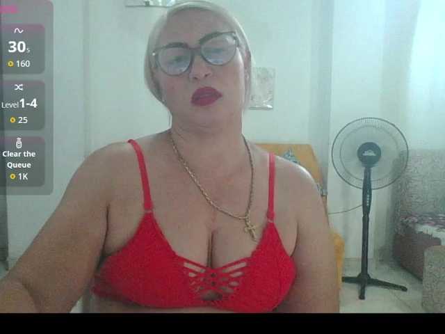 Hotmommyxxx live cam on BongaCams