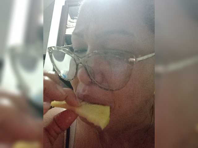Hotmommyxxx live cam on BongaCams