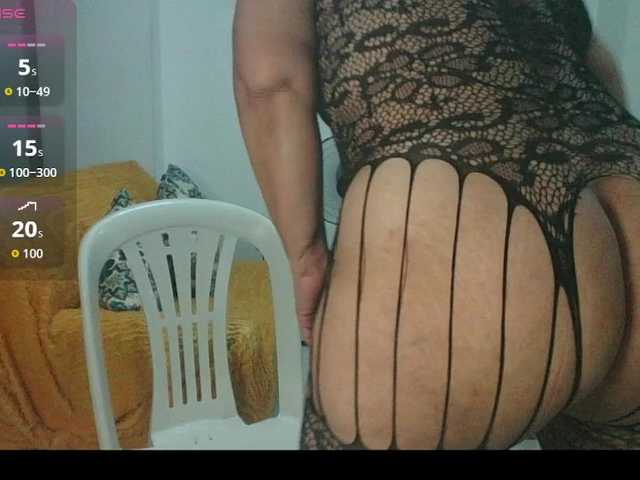 Hotmommyxxx live cam on BongaCams