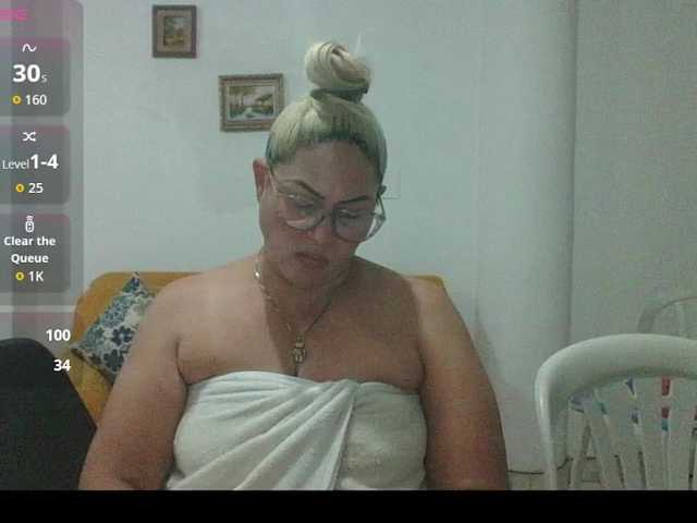 Hotmommyxxx live cam on BongaCams