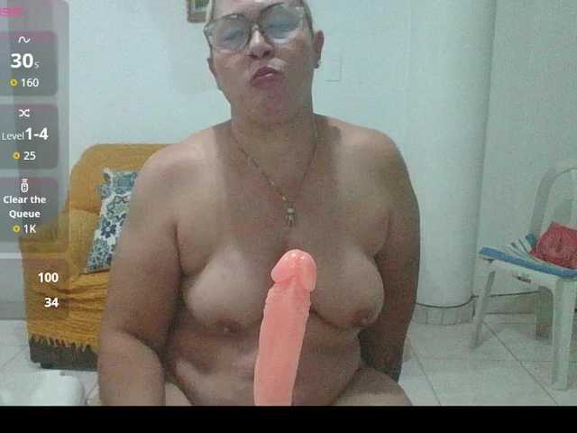 Hotmommyxxx live cam on BongaCams