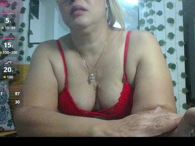 Hotmommyxxx live cam on BongaCams