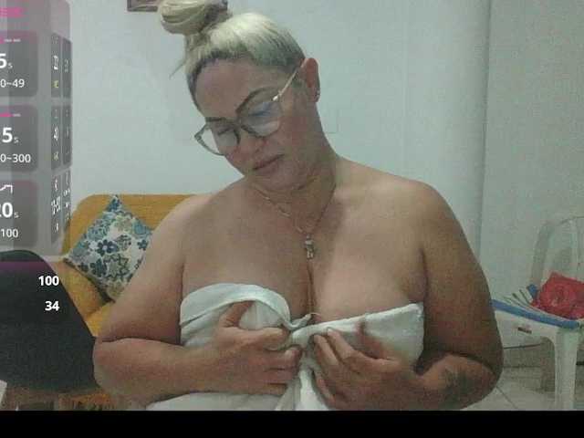 Hotmommyxxx live cam on BongaCams