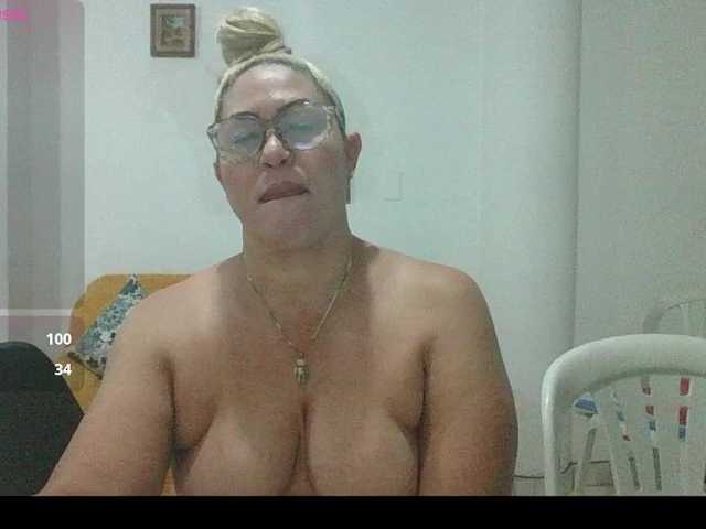 Hotmommyxxx live cam on BongaCams