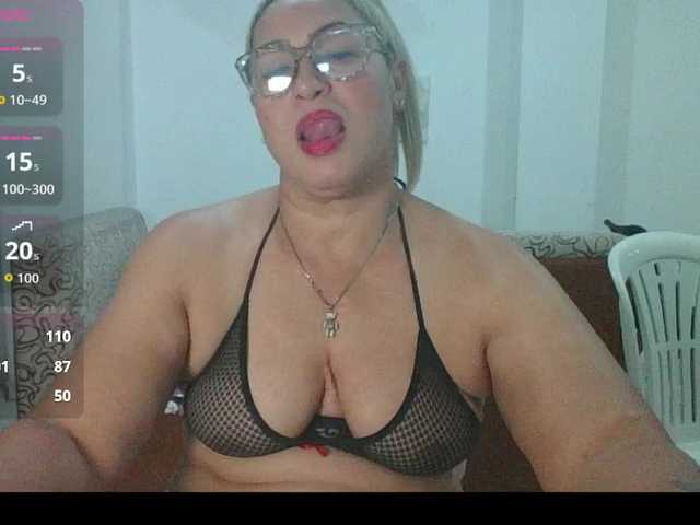 Hotmommyxxx live cam on BongaCams