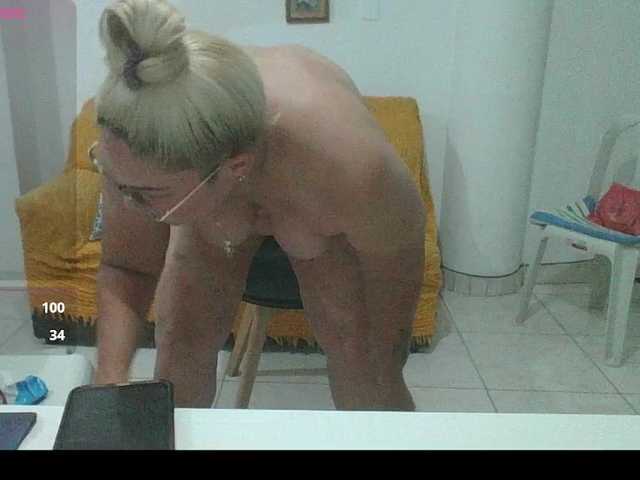 Hotmommyxxx live cam on BongaCams