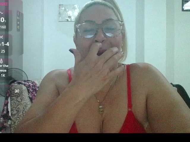 Hotmommyxxx live cam on BongaCams