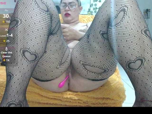 Hotmommyxxx live cam on BongaCams