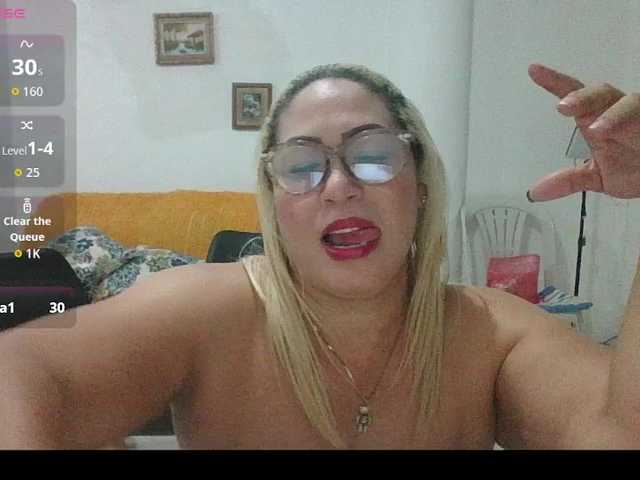 Hotmommyxxx live cam on BongaCams
