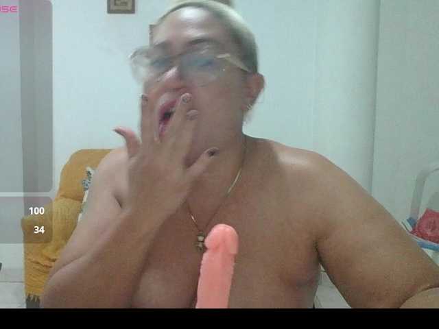 Hotmommyxxx live cam on BongaCams