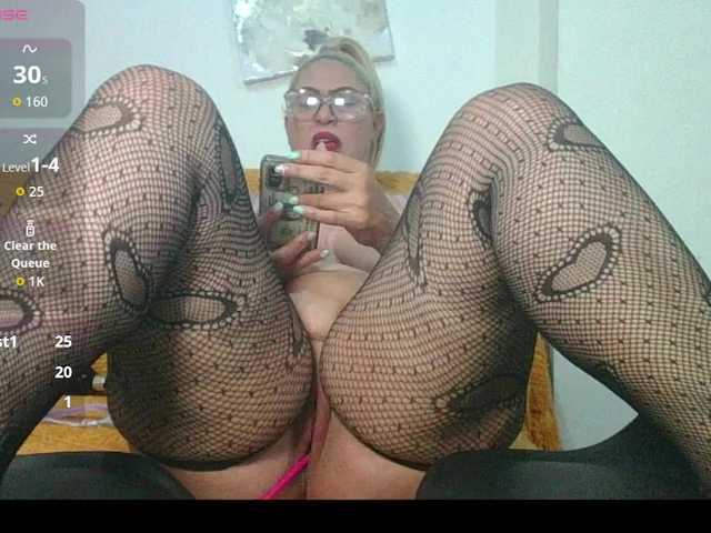 Hotmommyxxx live cam on BongaCams