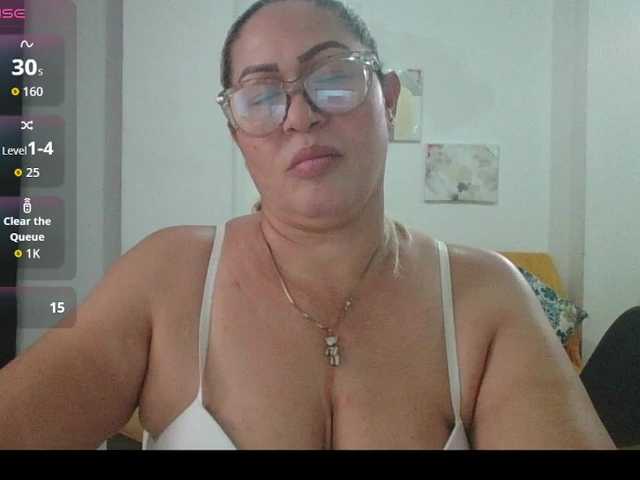 Hotmommyxxx live cam on BongaCams
