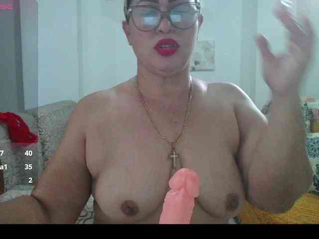 Hotmommyxxx webcam