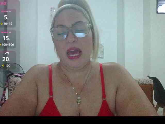 Hotmommyxxx webcam