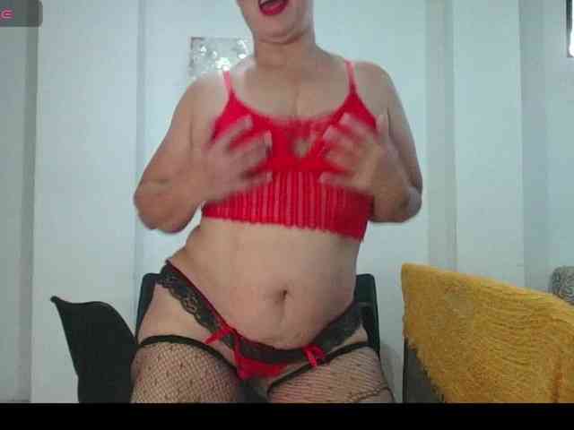 Hotmommyxxx webcam